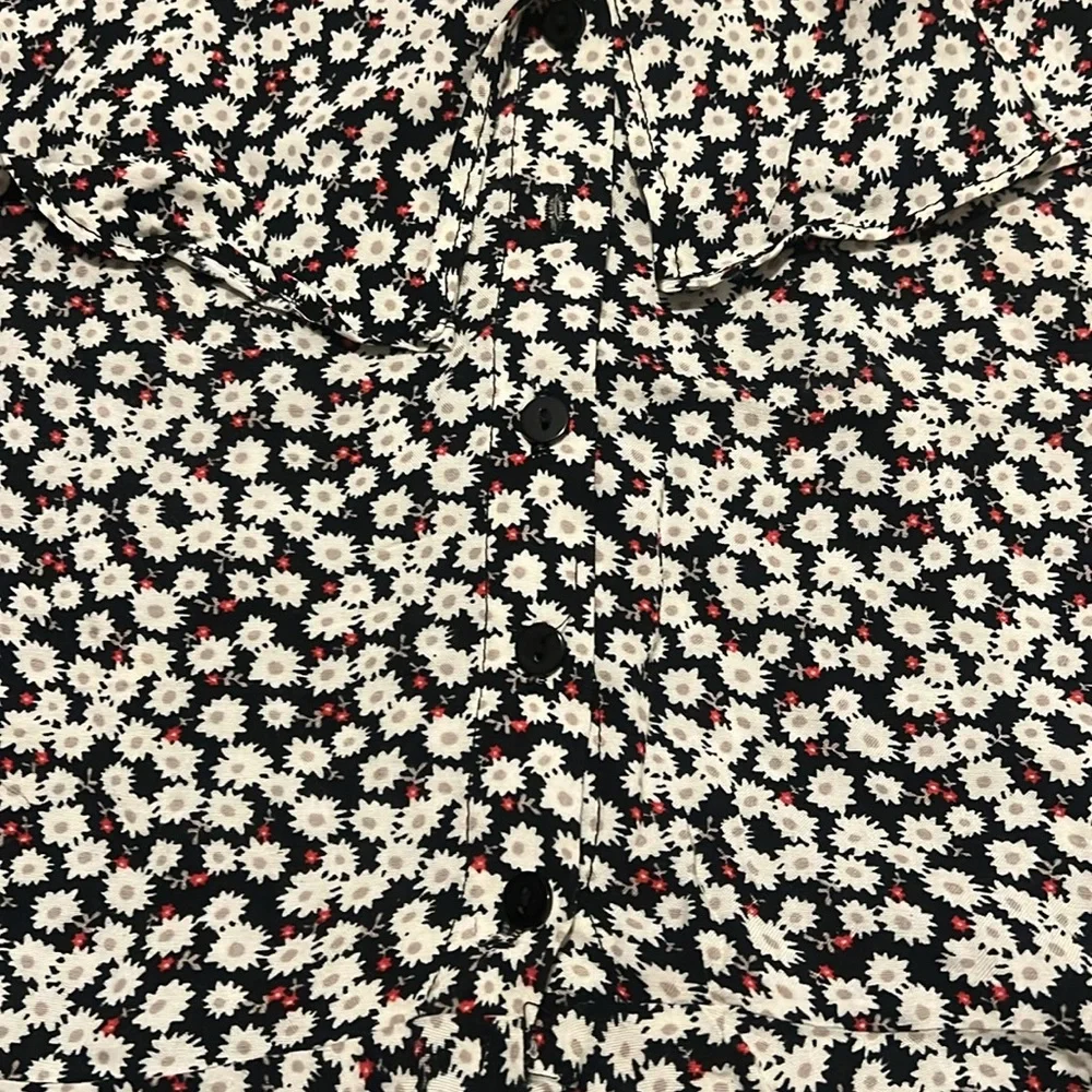Good Luck Gem Cropped Ruffle Button Front Blouse XL - Picture 3 of 8